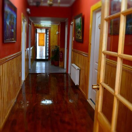 Hostal Aventura Austral Punta Arenas Exterior photo